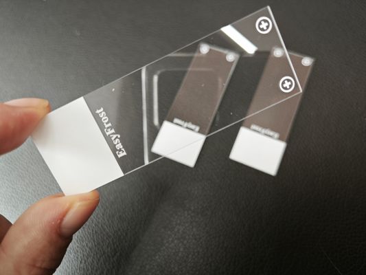 Хорошая цена Ультрабелое алюмосиликатное флоат-стекло для предметных стекол микроскопа, толщина 1,0 мм-1,2 мм, DOL ≥500 МПа онлайн