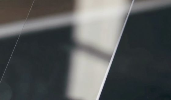 Ультратонкое закаленное натриево-кальциевое стекло для панелей умных выключателей - толщина 0,7 мм